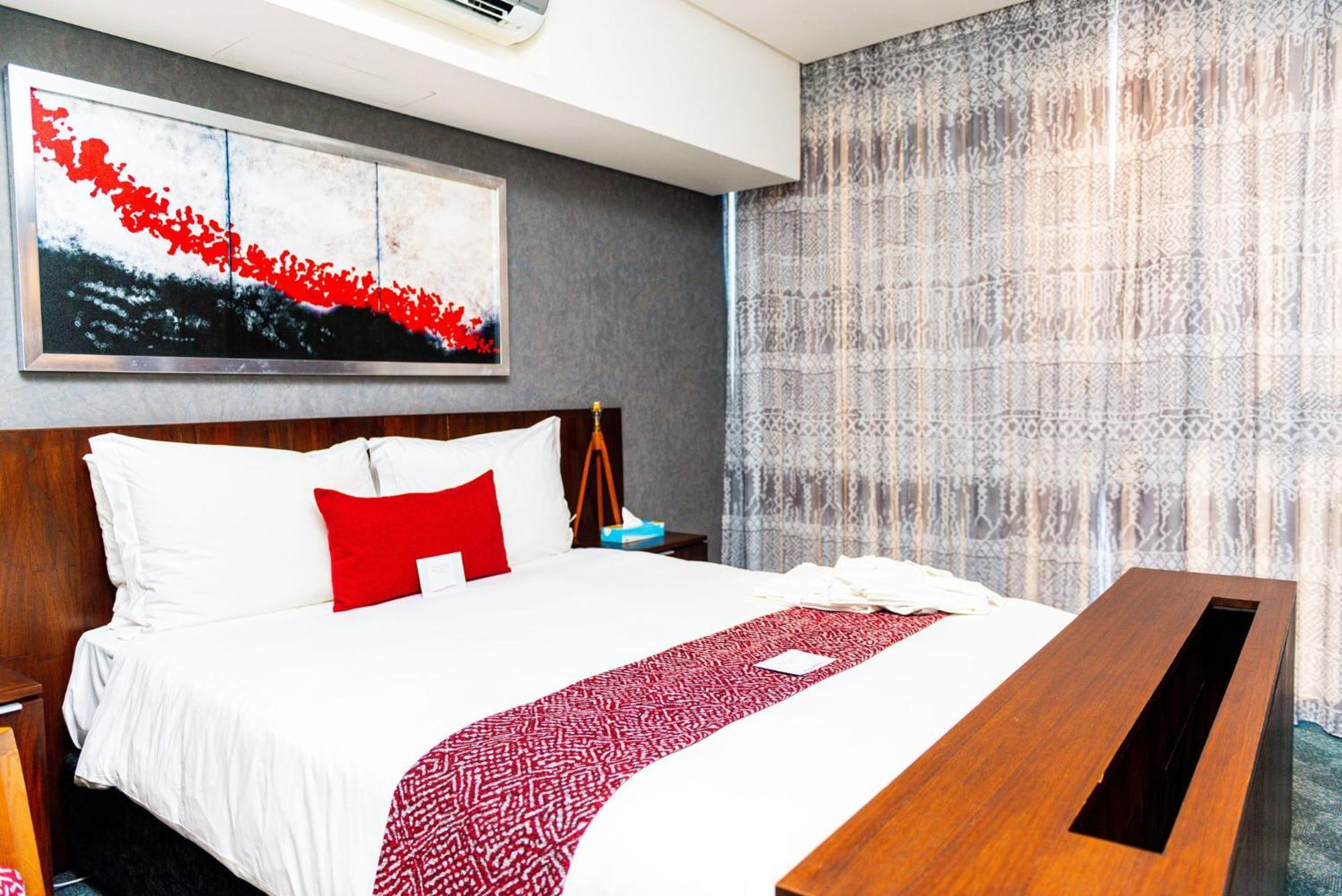 Crowne Plaza - By Ihg 4*