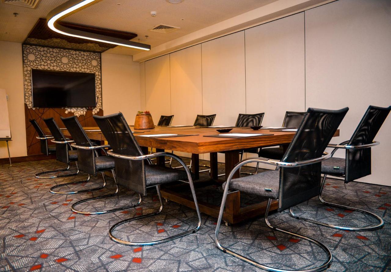 Crowne Plaza - By Ihg Отель Дар-эс-Саламе