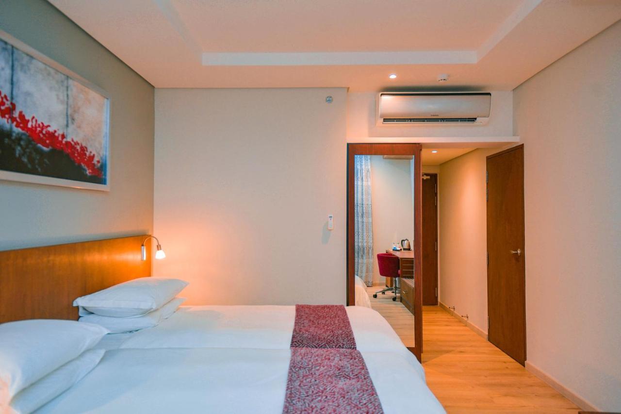 Crowne Plaza - By Ihg 4*