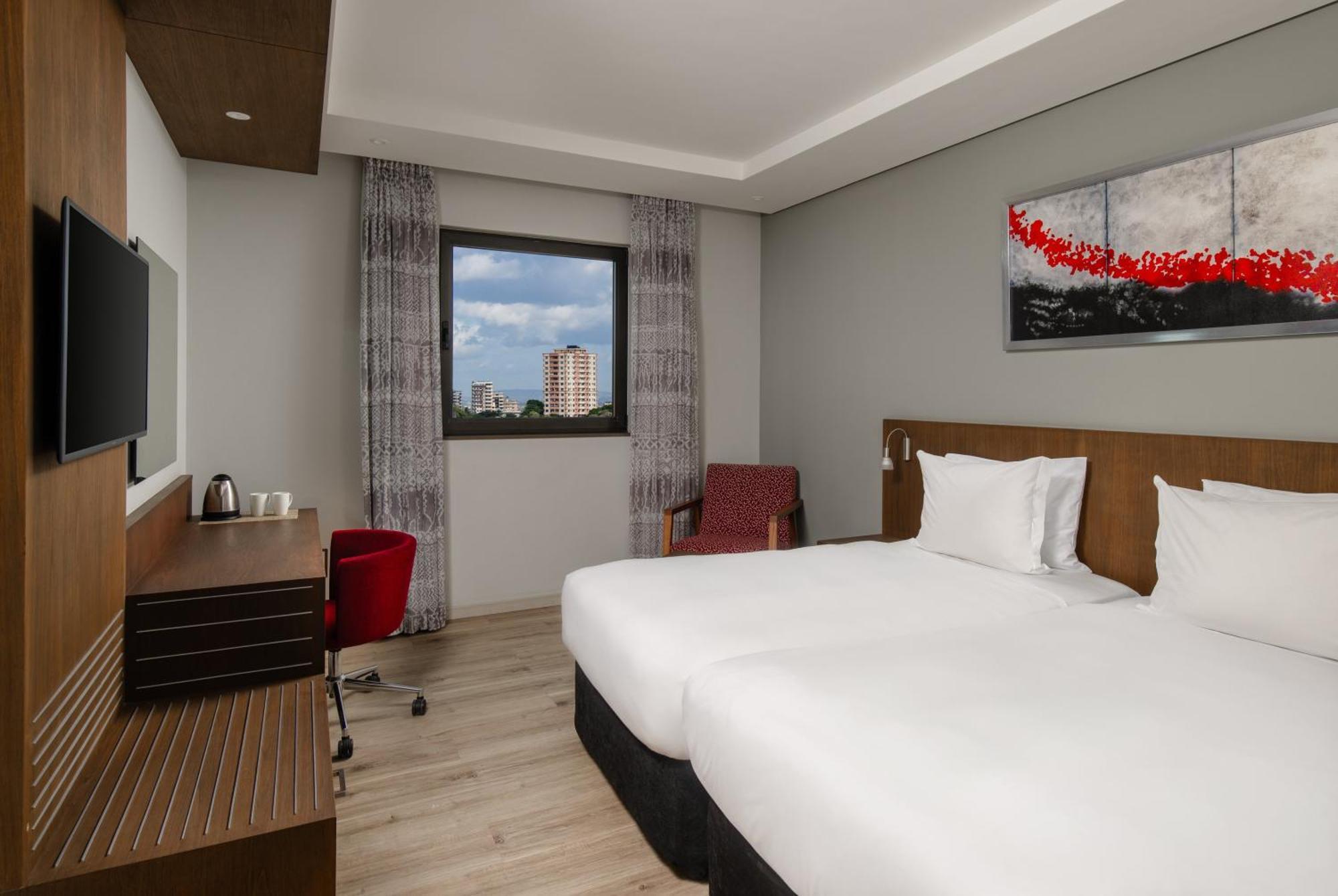 Отель Crowne Plaza - By Ihg 4*