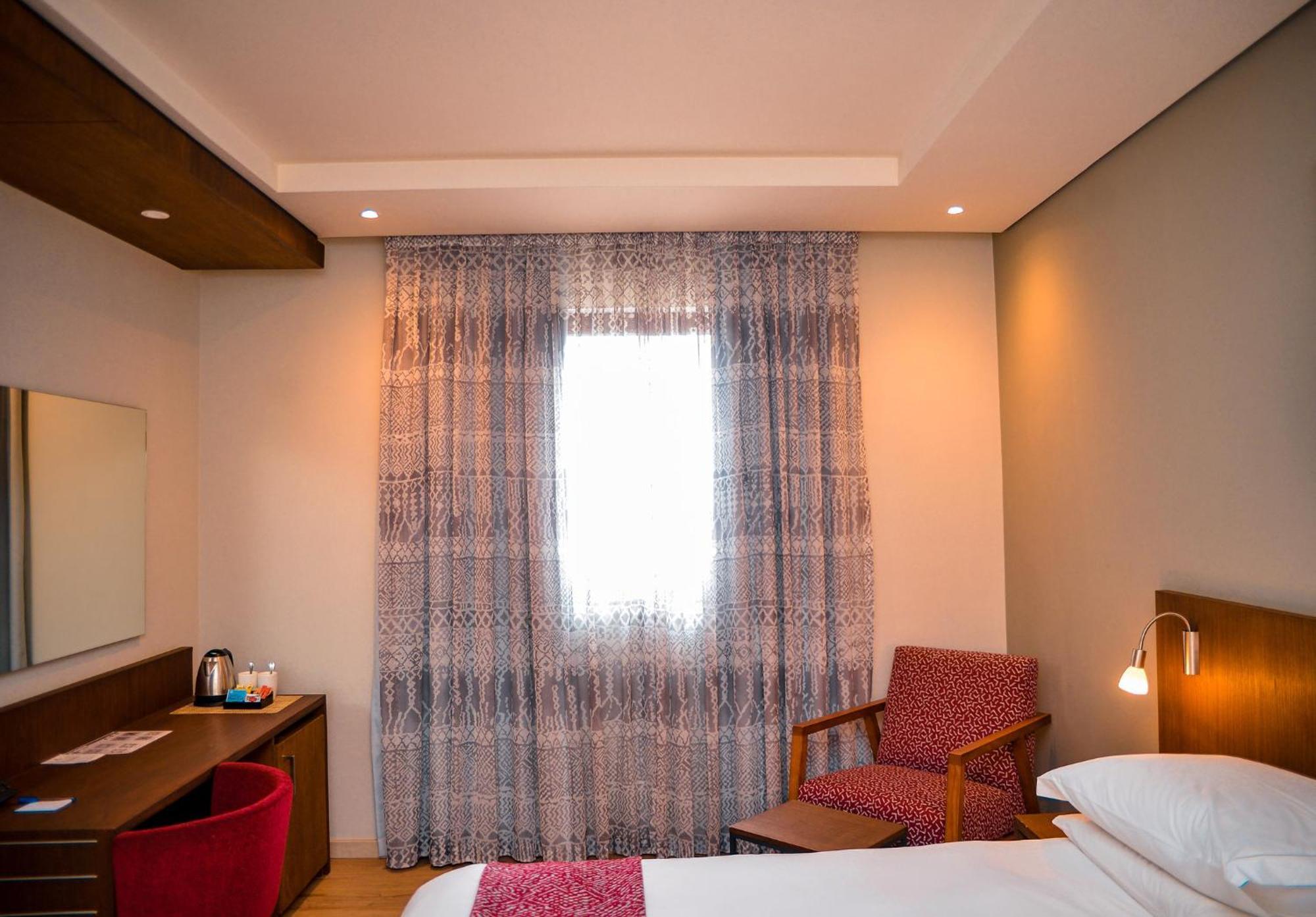 Отель Crowne Plaza - By Ihg
